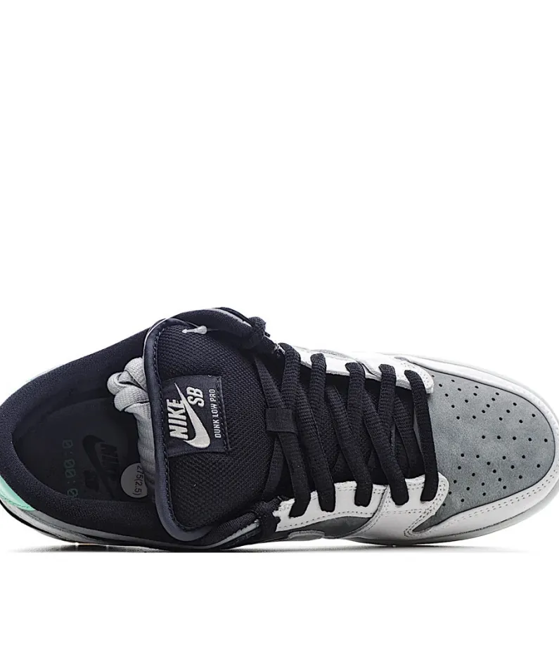 Nike sb dunk "VX1000 Comcorder" black, white and gray