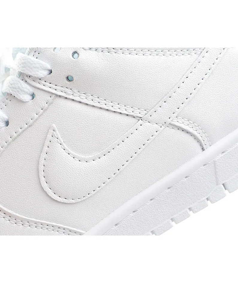 Nike Dunk SB Low Triple White