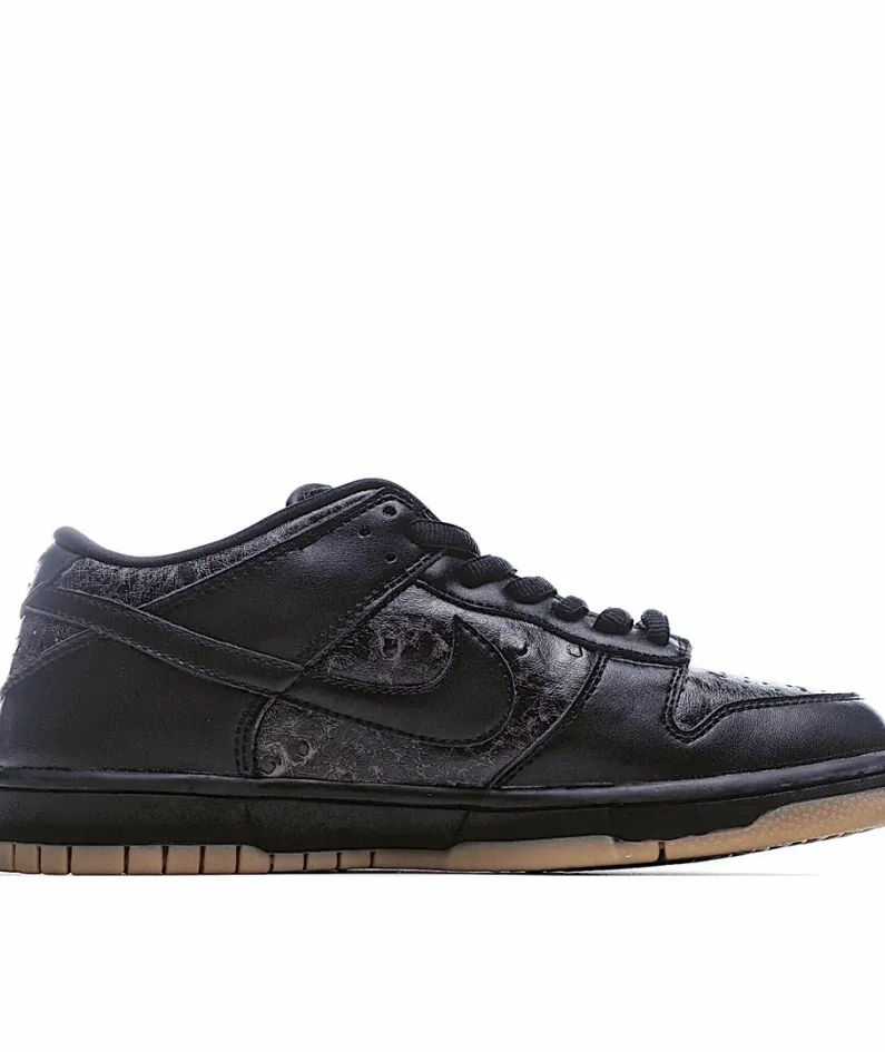Nike SB Dunk Low Low-Top Sneakers