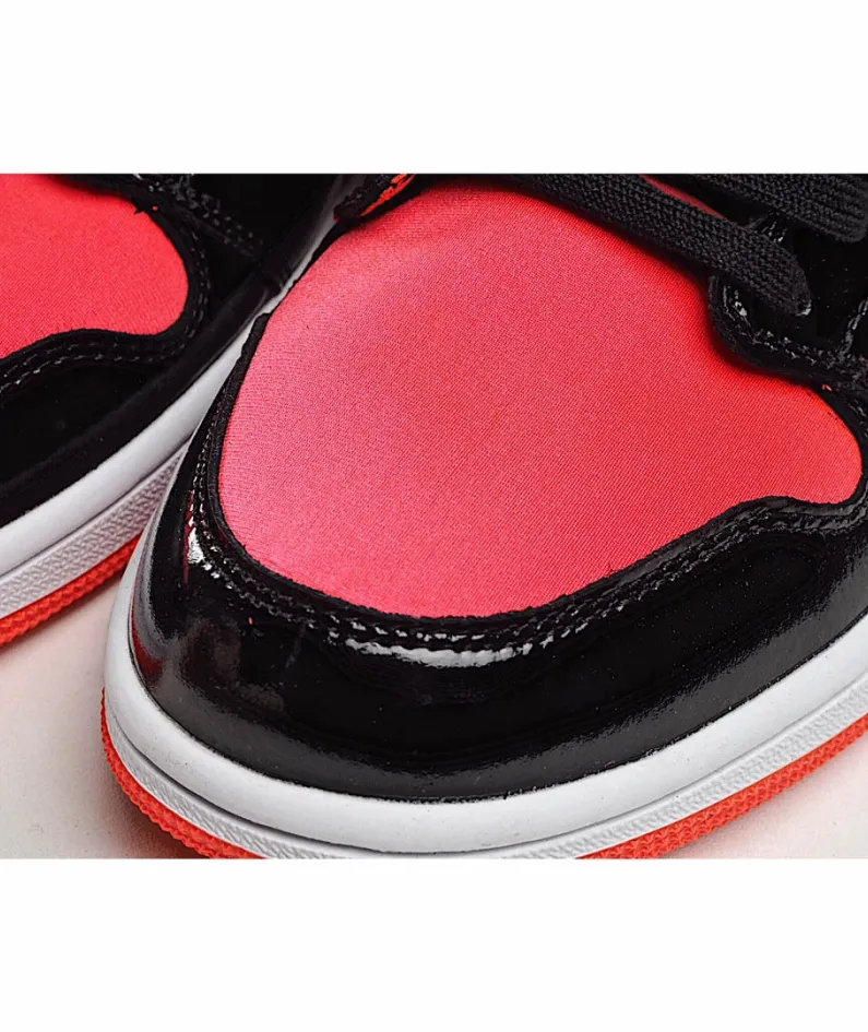 Wmns Air Jordan 1 Mid 'Hot Punch'