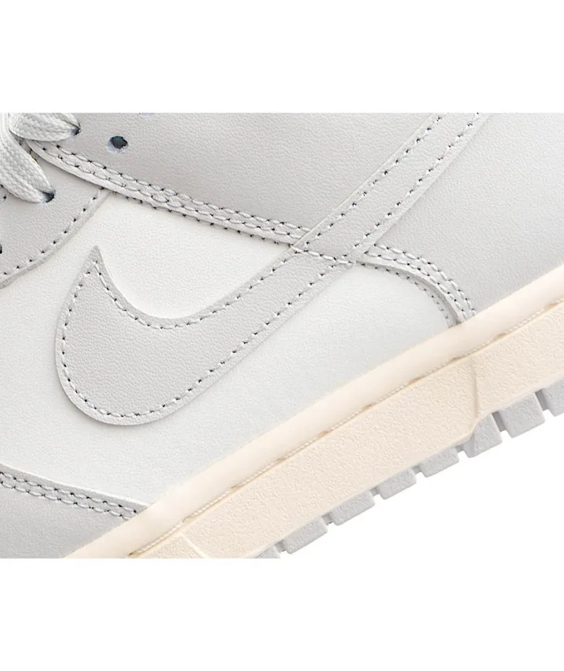 Nike Dunk LOW "Light Bone" White Grey