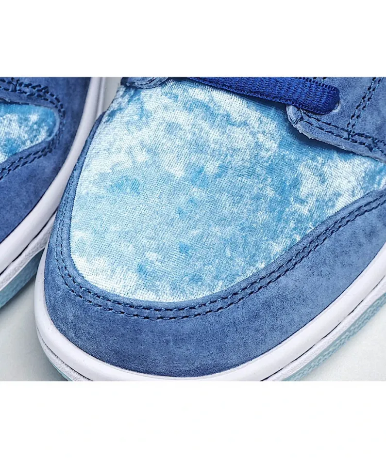 StrangeLove x Nike SB Dunk Low Plain Blue