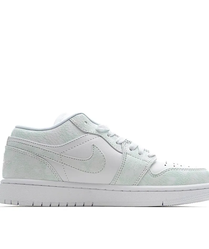 Air Jordan 1 Low Low Basketball Shoes