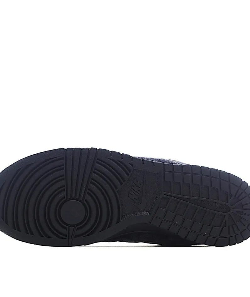 Dover Street Market x Nike Dunk Low“Triple Black 