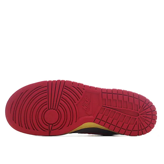 Nike Dunk High “Red Camo”  灰  黑 