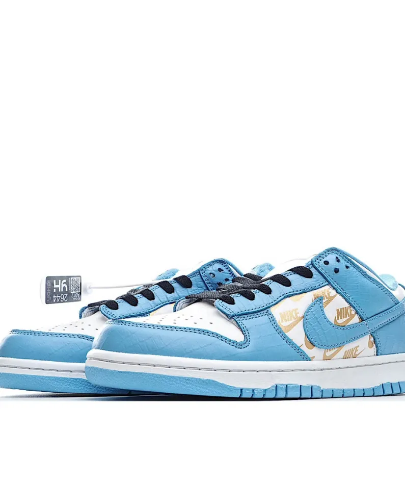 Nike SB Low Dunk Supreme x Nike North Carolina Blue