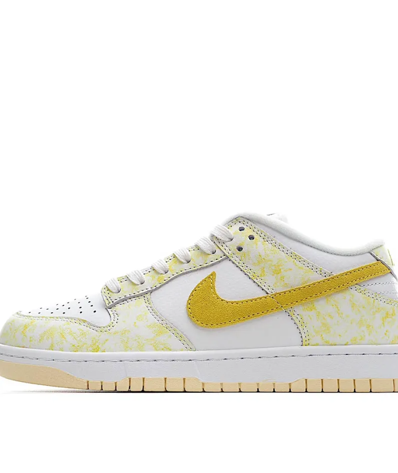 Nike SB Dunk Low GSYellow StrikeY Low Top Sneakers
