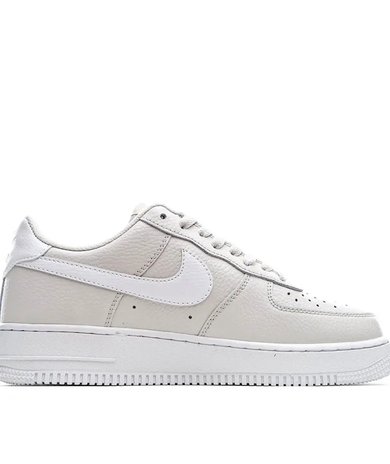 Nike Air Force 1'07 LowBlack/White Low Top Sneakers