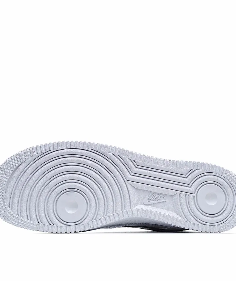 Nike Air Force 1 07 Low Top Sneakers