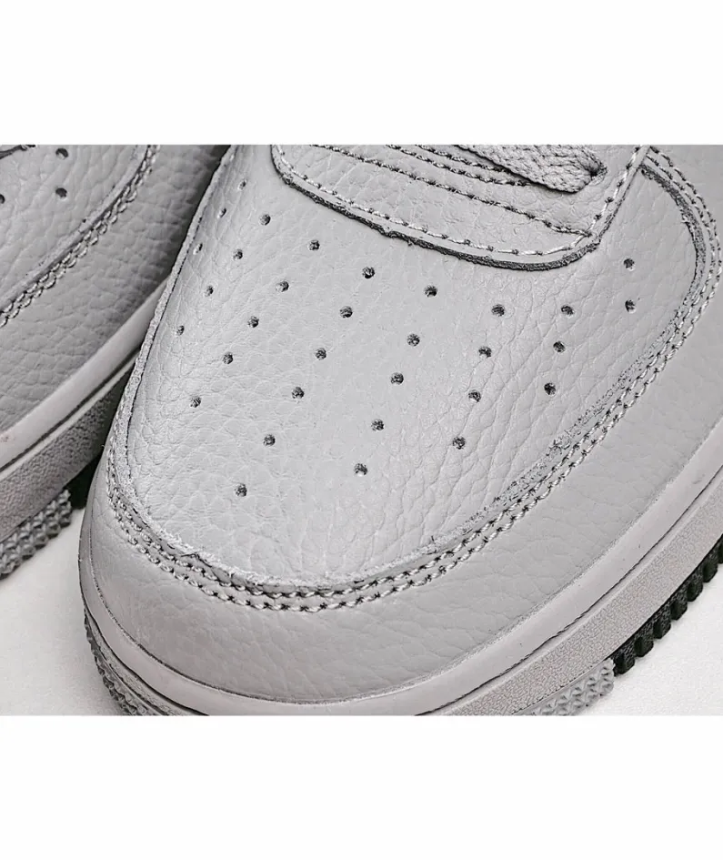 Nike Air Force 1 07 Low Low Top Sneakers