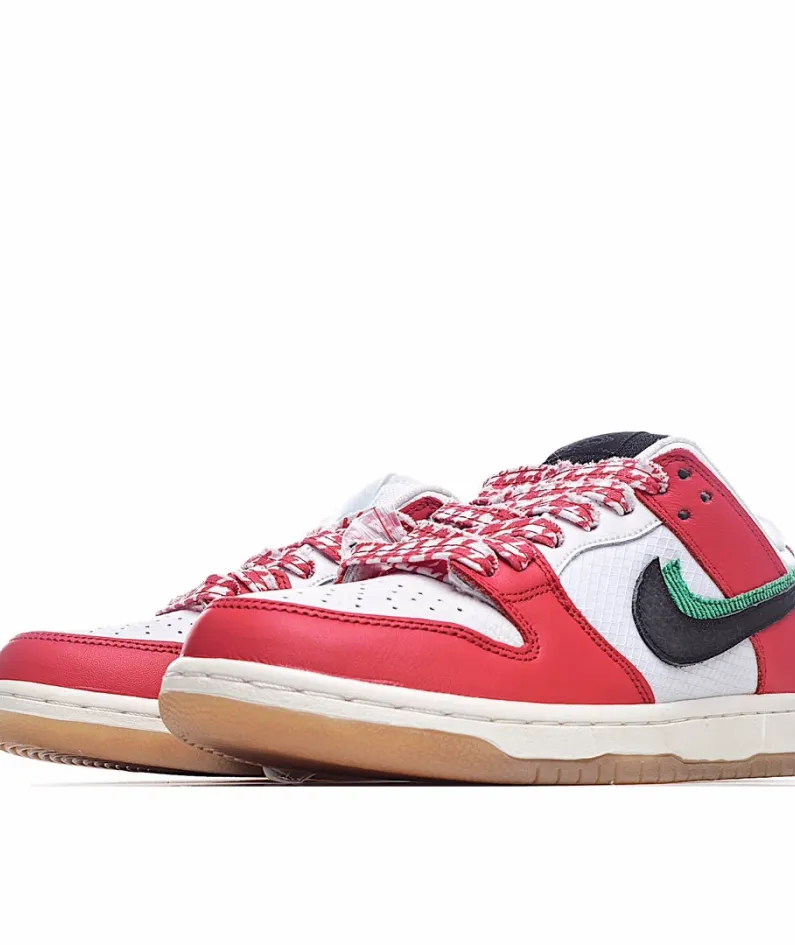Nike Frame Skate x SB Dunk Low  “Habibi” 