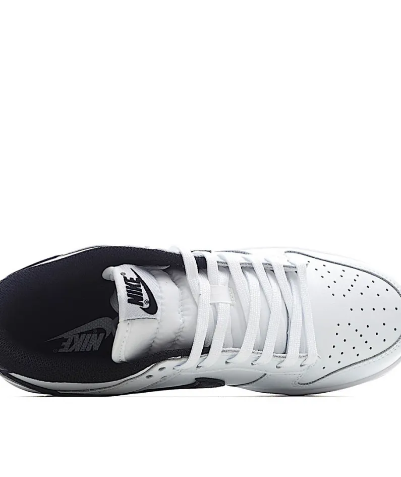 Nike Dunk SB Low Black & White