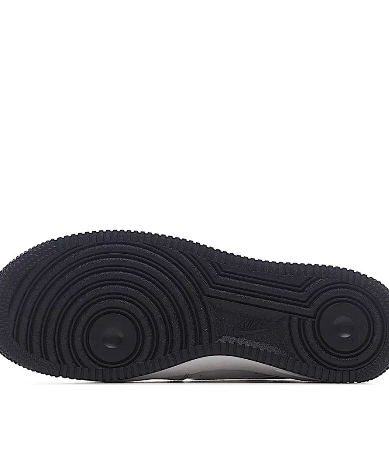 Nike Air Force 1 Low 07 Low Top Sneakers