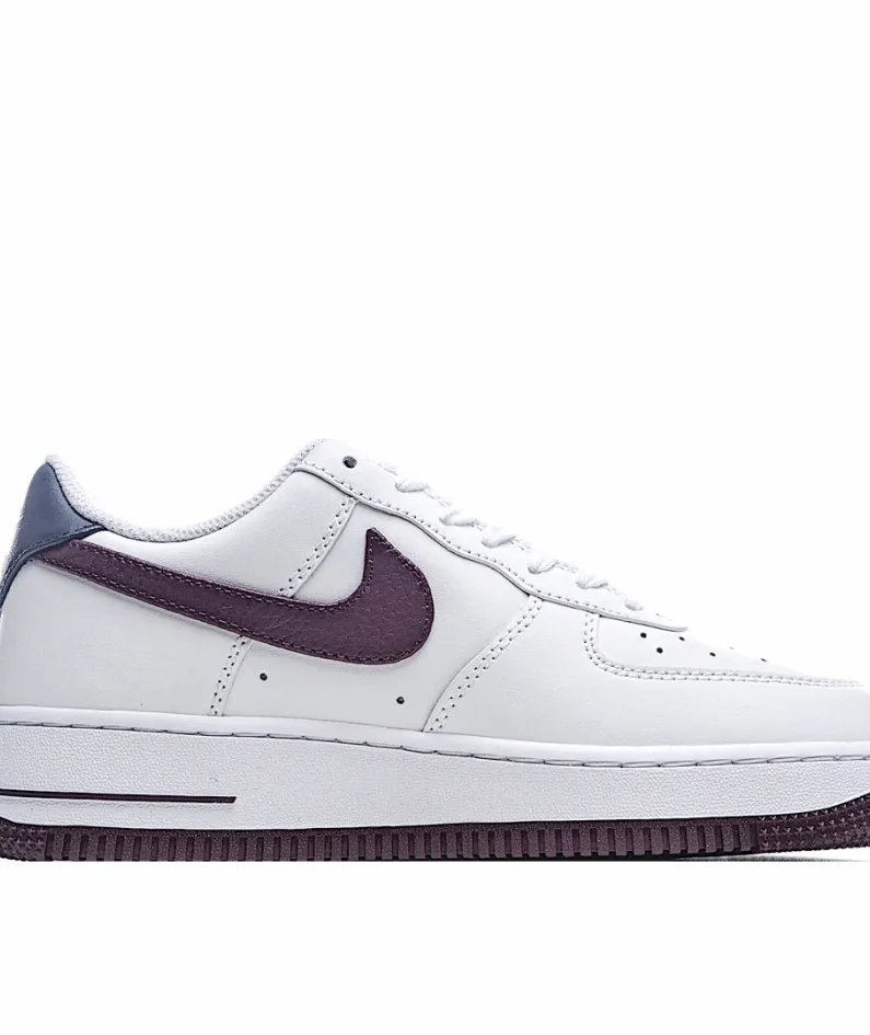Nike Air Force 1 07 Burgundy