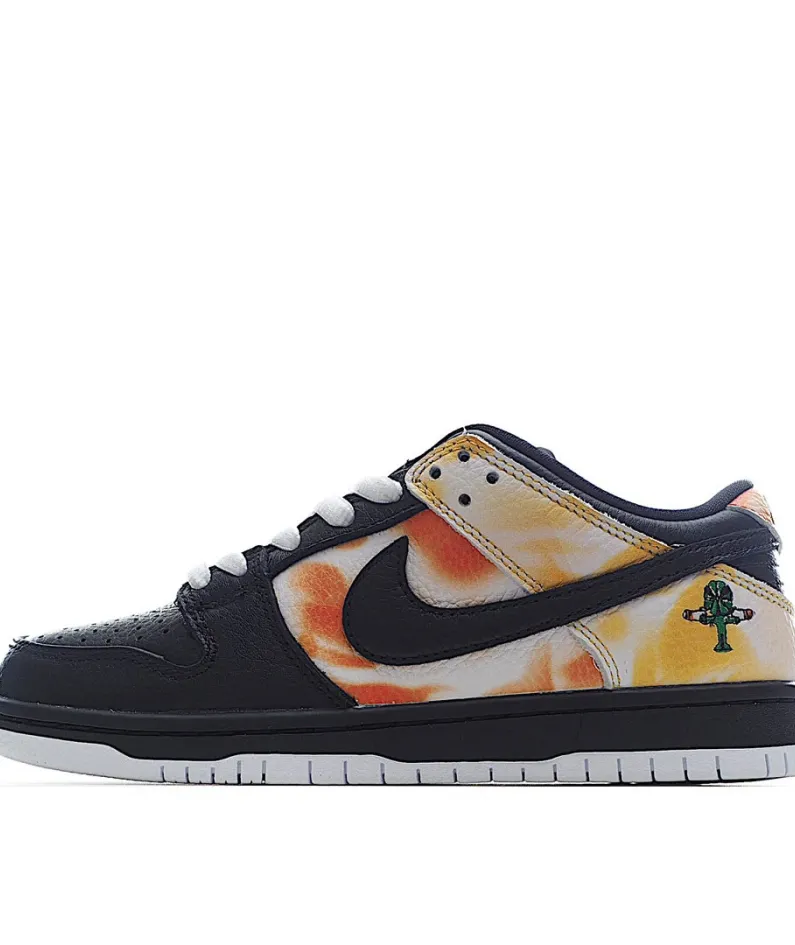 Nike SB Dunk Low “Raygun 