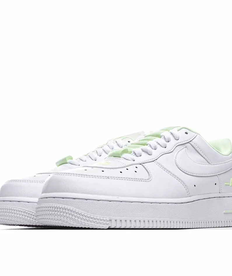 Nike AIR FORCE 107 Sneakers Yellow
