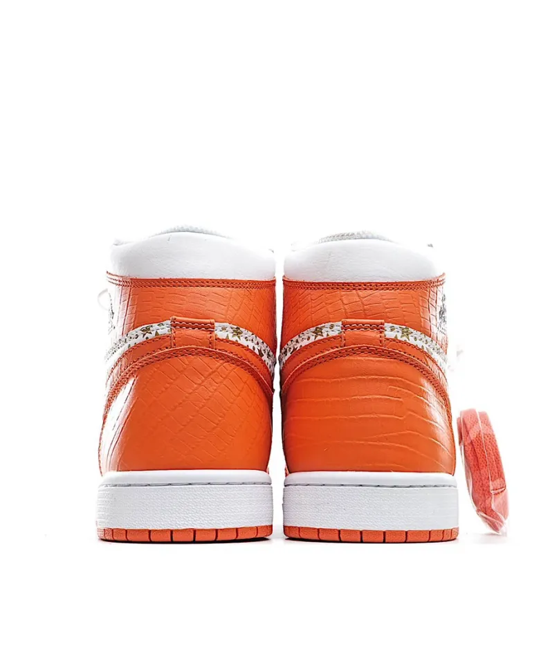 Supreme x AirJordan Retro AJ1 high-top basketball shoes