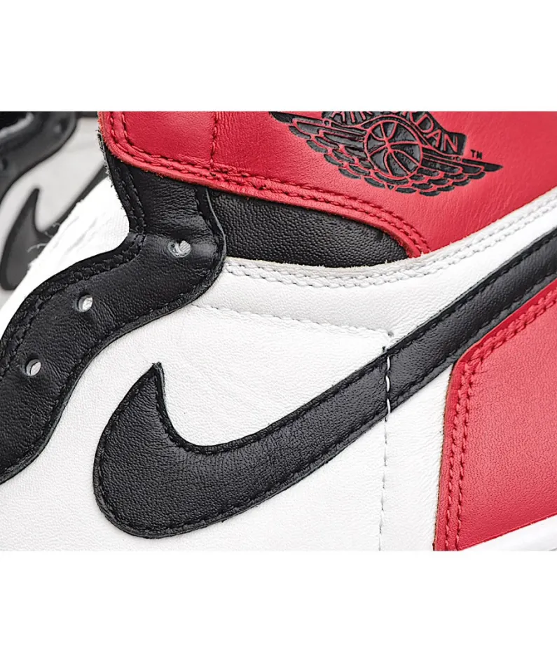 Air Jordan 1 Retro High OG 'Black Toe' 2016