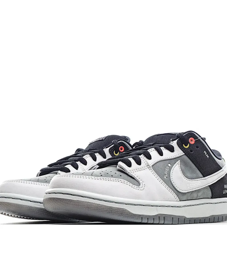 Nike sb dunk "VX1000 Comcorder" black, white and gray