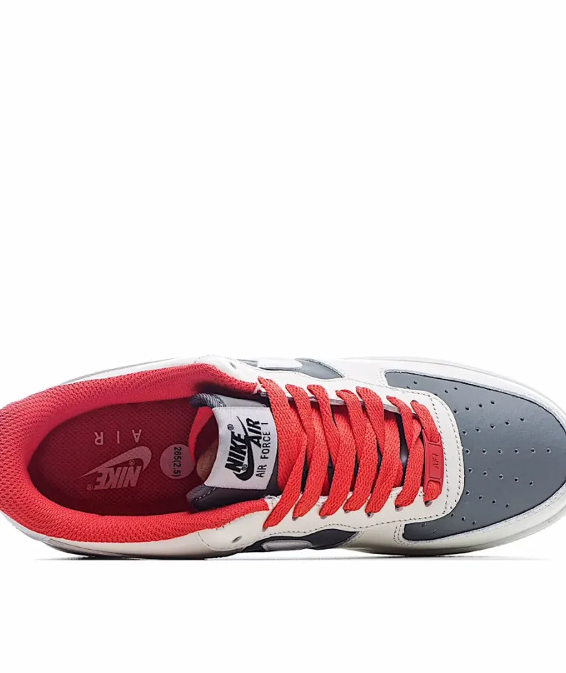 Nike Air Force 1 07 Low Top Sneakers
