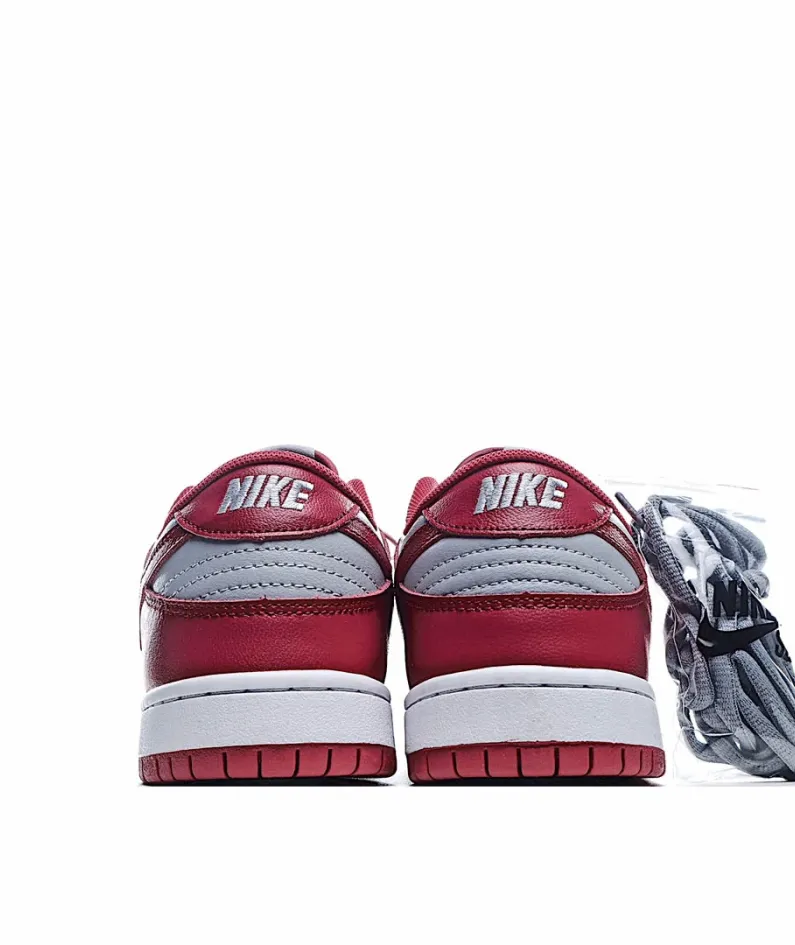 Nike SB Dunk Low Valentines Day Sneakers