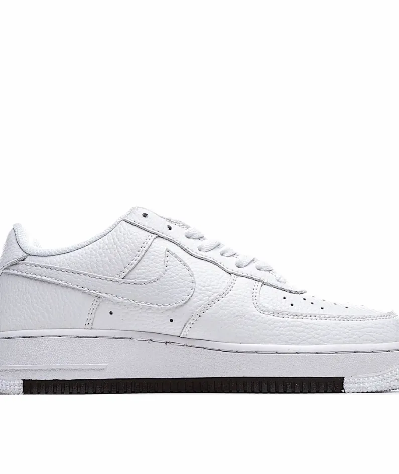 Nike Air Force 1 07 Low Low Top Sneakers