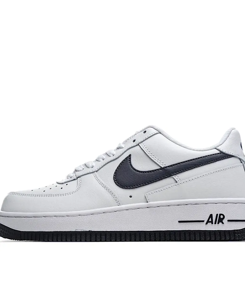 Nike Air Force 1 Low 07 Low Top Sneakers
