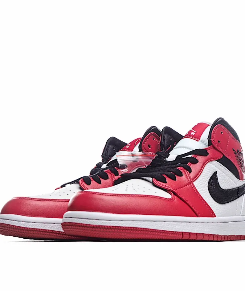 Air Jordan 1 Mid GS 'Chicago'