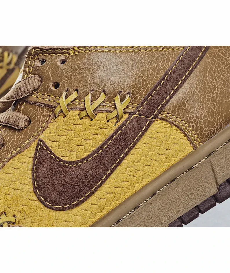 Nike SB Dunk Low  