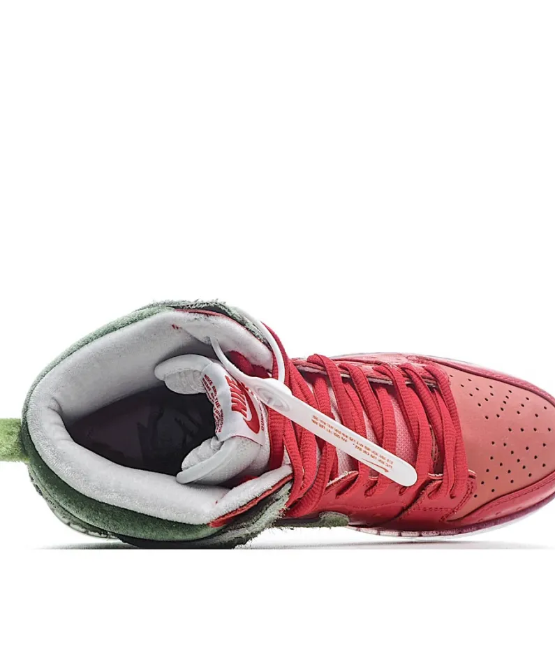 Nike SB Dunk Hi“Strawberry Cough