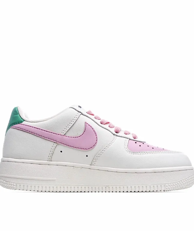 Nike Air Force 1 07 LV8 Sneakers