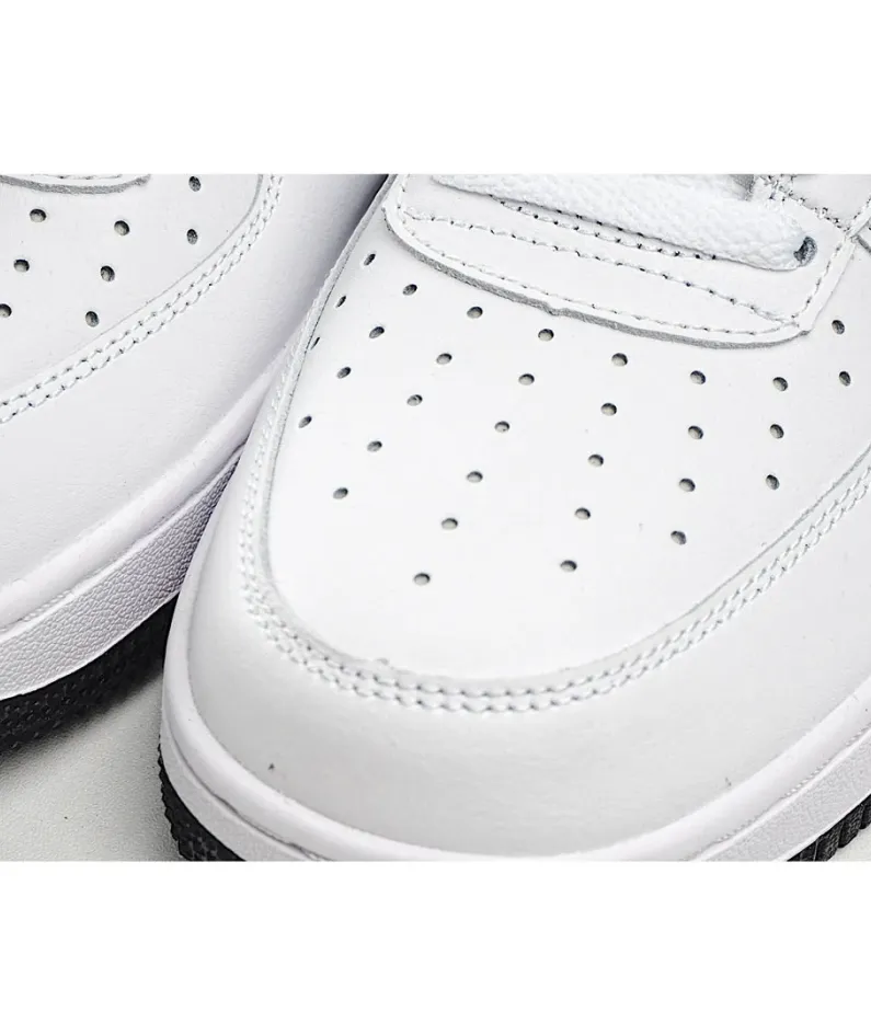 Nike Air Force 1 Low 07 Low Top Sneakers