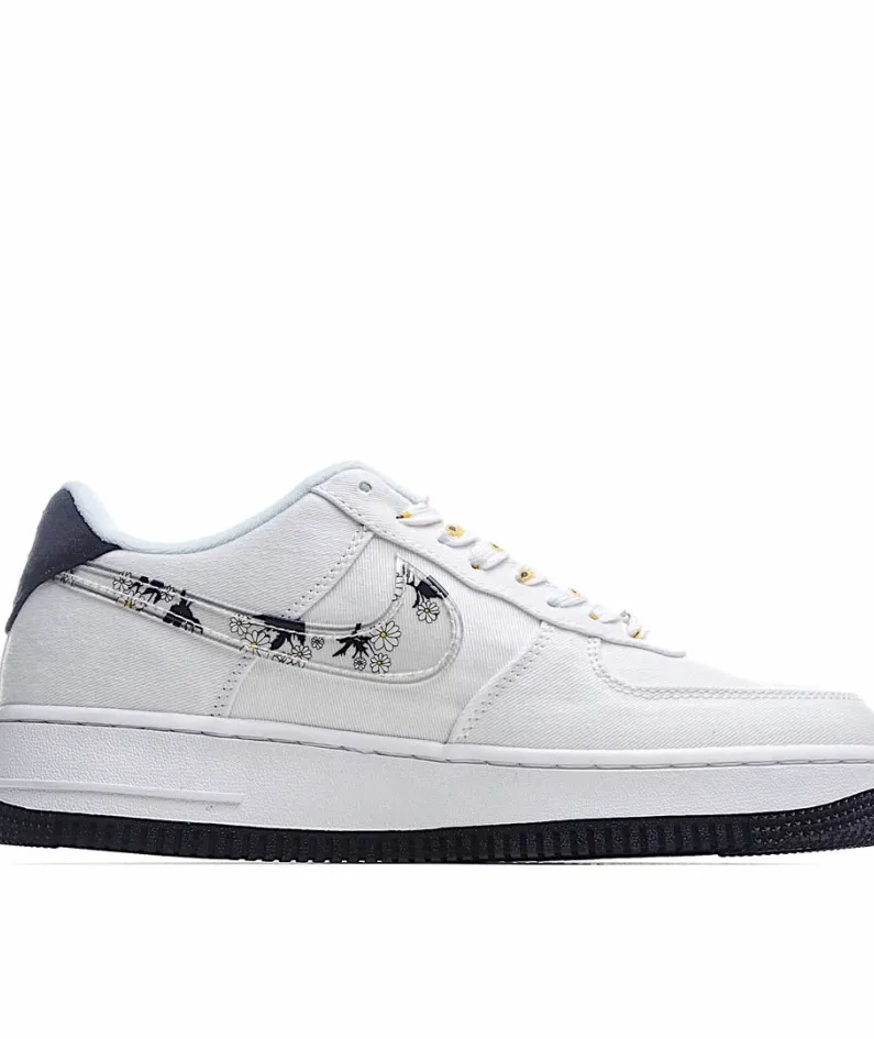 Nike Air Force 1 Low-Top Sneakers