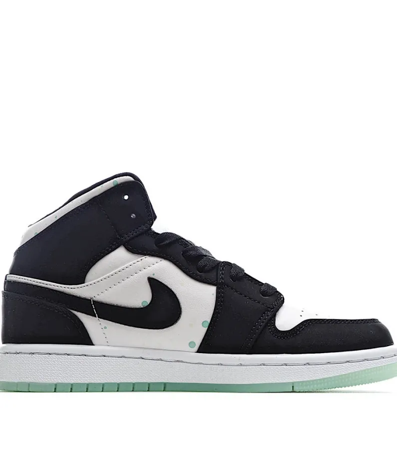 Air Jordan 1 Mid SE GS 'Glow in the Dark Panda'