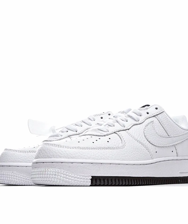 Nike Air Force 1 07 Low Low Top Sneakers