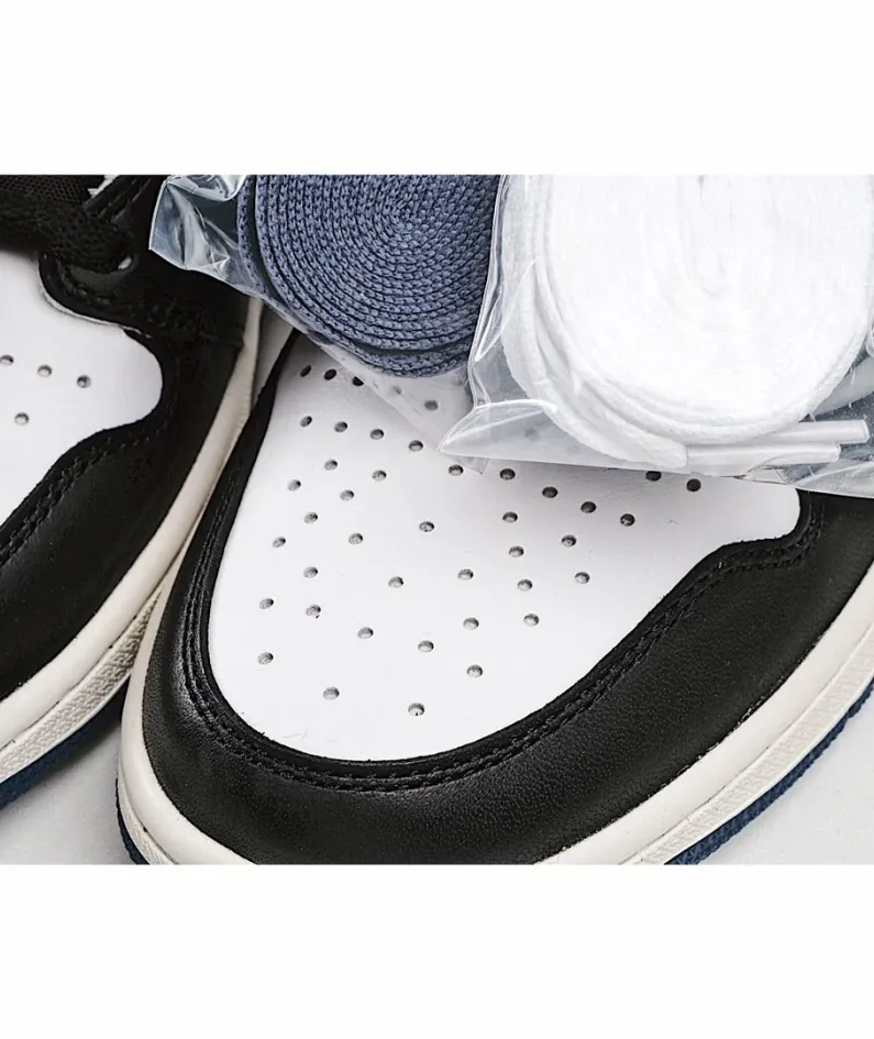 Air Jordan 1 Retro High OG 'Blue Moon'
