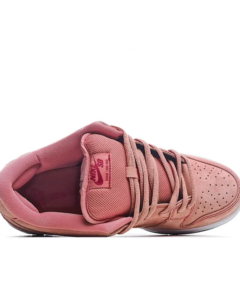 Nike SB Dunk Low "Pink Pink"