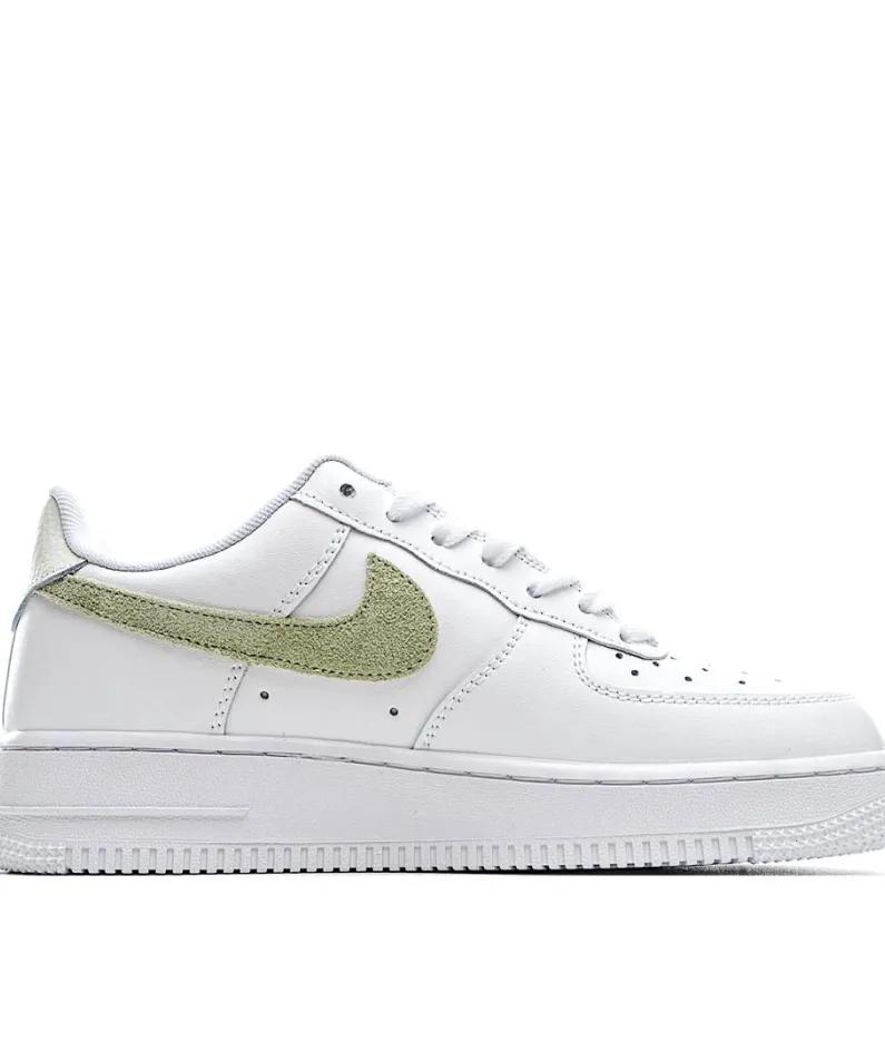Nike Air Force 107 Sneakers