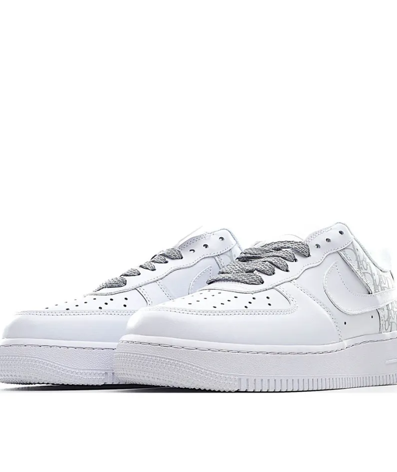 Nike Air Force 1 Low-Top Sneakers