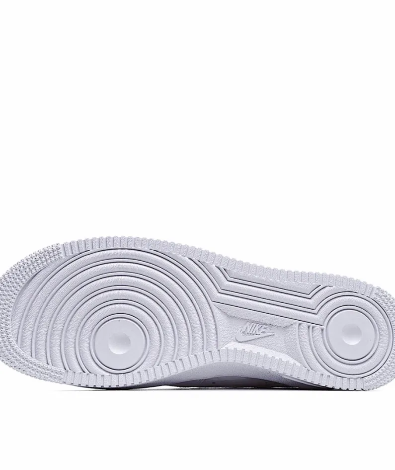 Nike Wmns Air Force 107White/Noctilucente Low-Top Sneakers