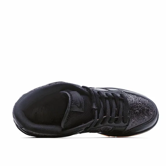Nike SB Dunk Low Low-Top Sneakers