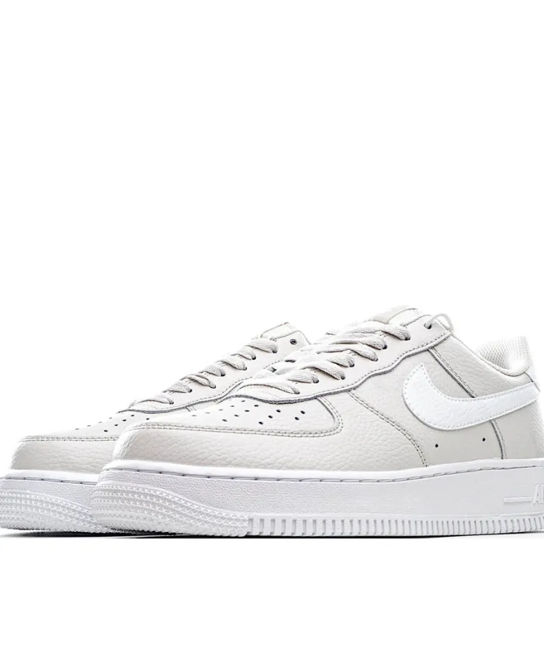 Nike Air Force 1'07 LowBlack/White Low Top Sneakers