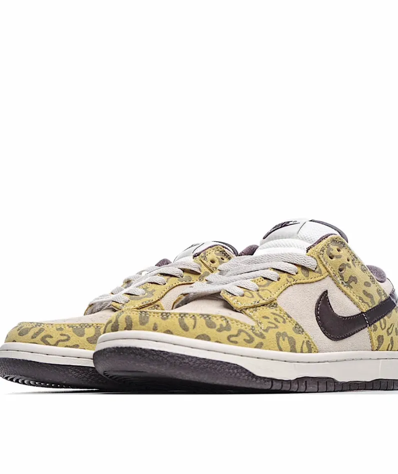 Nike SB Dunk Low Yellow Sneakers