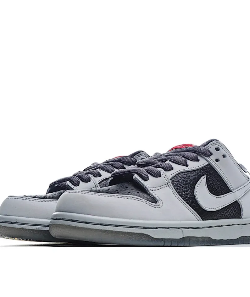 Atlas x Nike SB Dunk Low QS 35mm Low Top Sneakers
