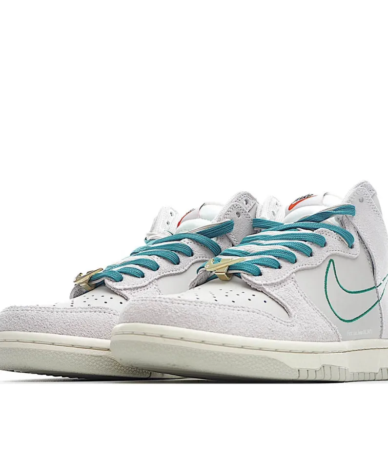 Nike Dunk High Sneakers