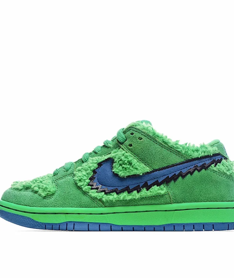 Nike SB Dunk Low Grateful Dead  
