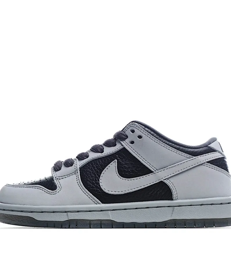 Atlas x Nike SB Dunk Low QS 35mm Low Top Sneakers