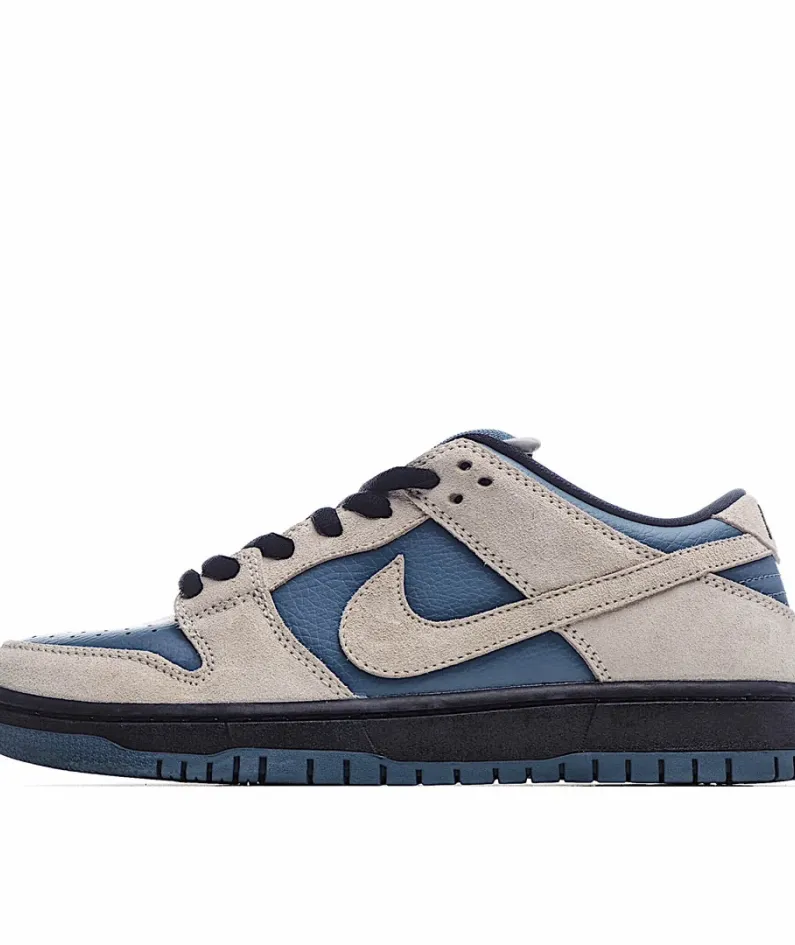 Nike SB Dunk Low Pro Sneakers