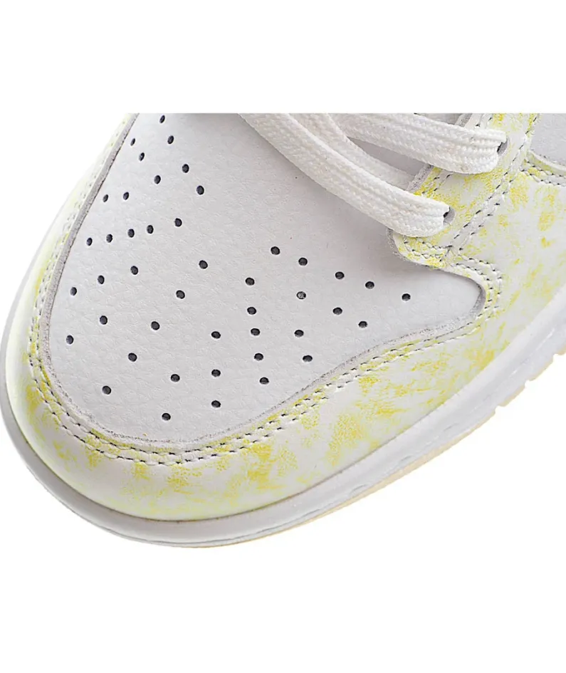 Nike SB Dunk Low GSYellow StrikeY Low Top Sneakers