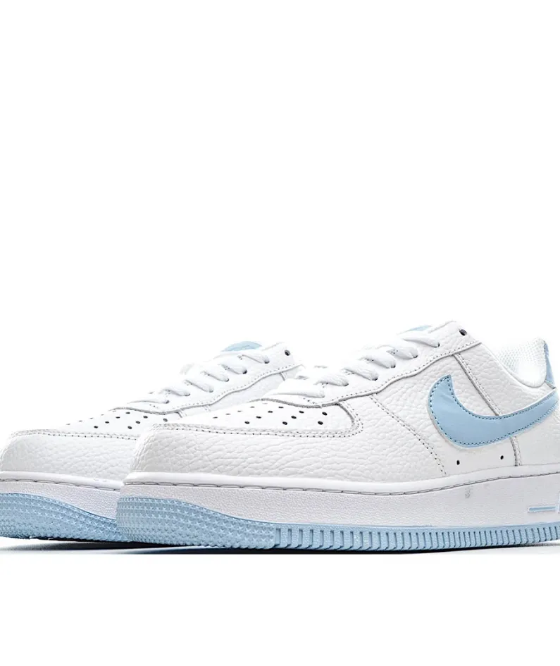 Nike Air Force 107 Sneakers